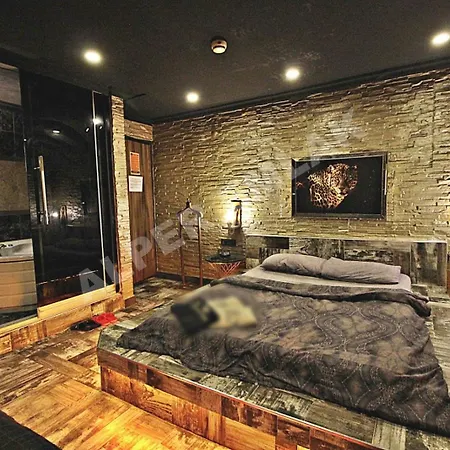 Elegant House Apart Otel *