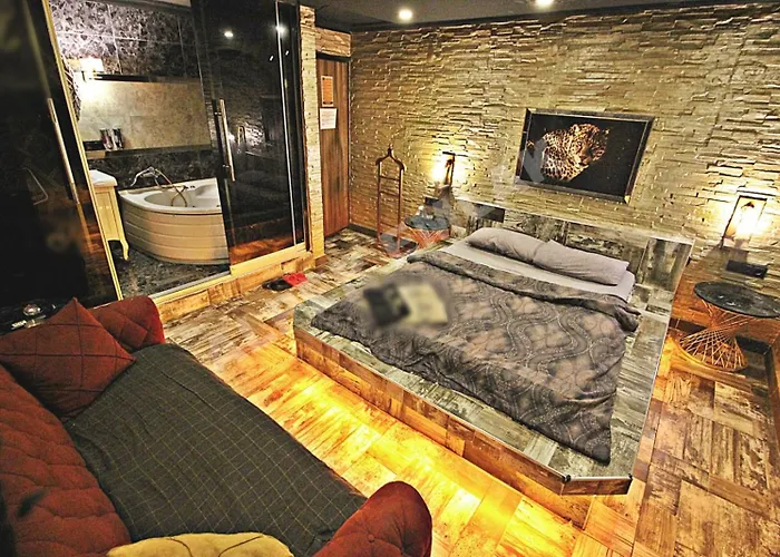 Elegant House Apart Otel فندق-كبسولة