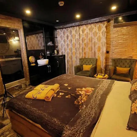 Elegant House Apart Otel Hôtel capsule