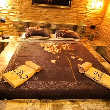 Elegant House Apart Otel *